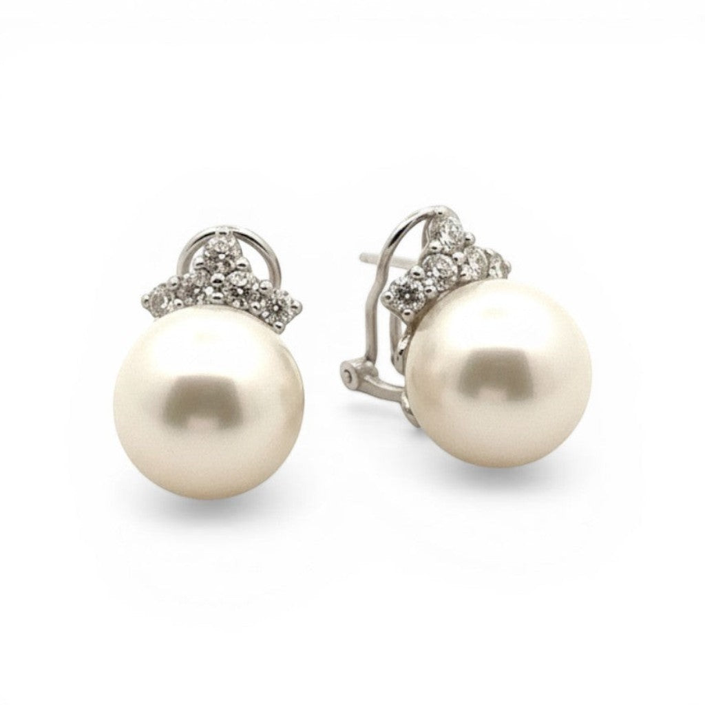 Sophia Schneider Joyas 18k white gold earrings with Tahitian pearls and brilliant-cut diamonds.