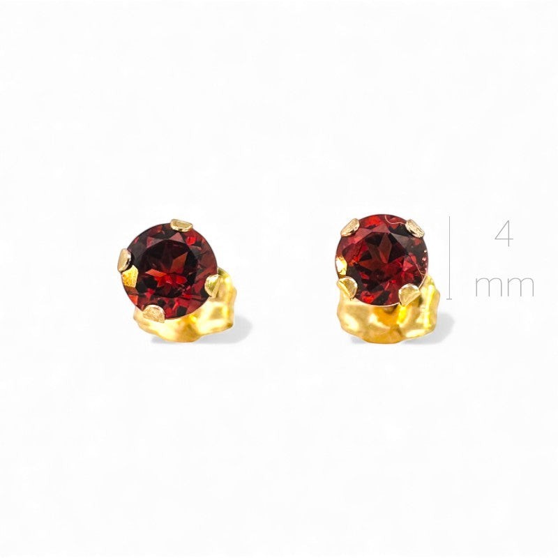 Aros stud granate en grifa oro 10K