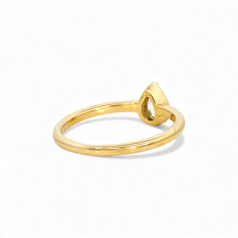 Anillo solitario diamante gota en bisel oro 14K