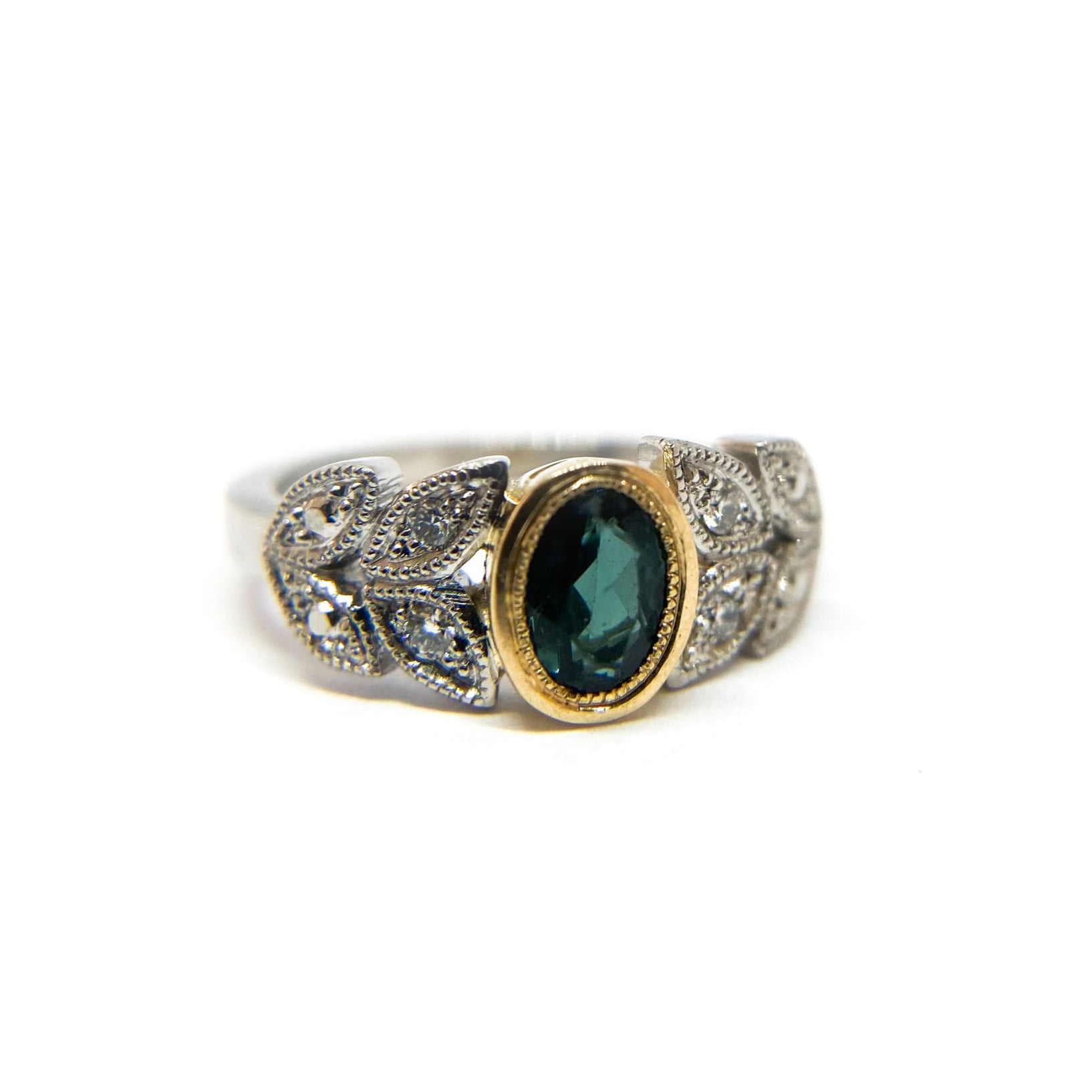 Anillo Turmalina Verde Oval Bisel Hojas