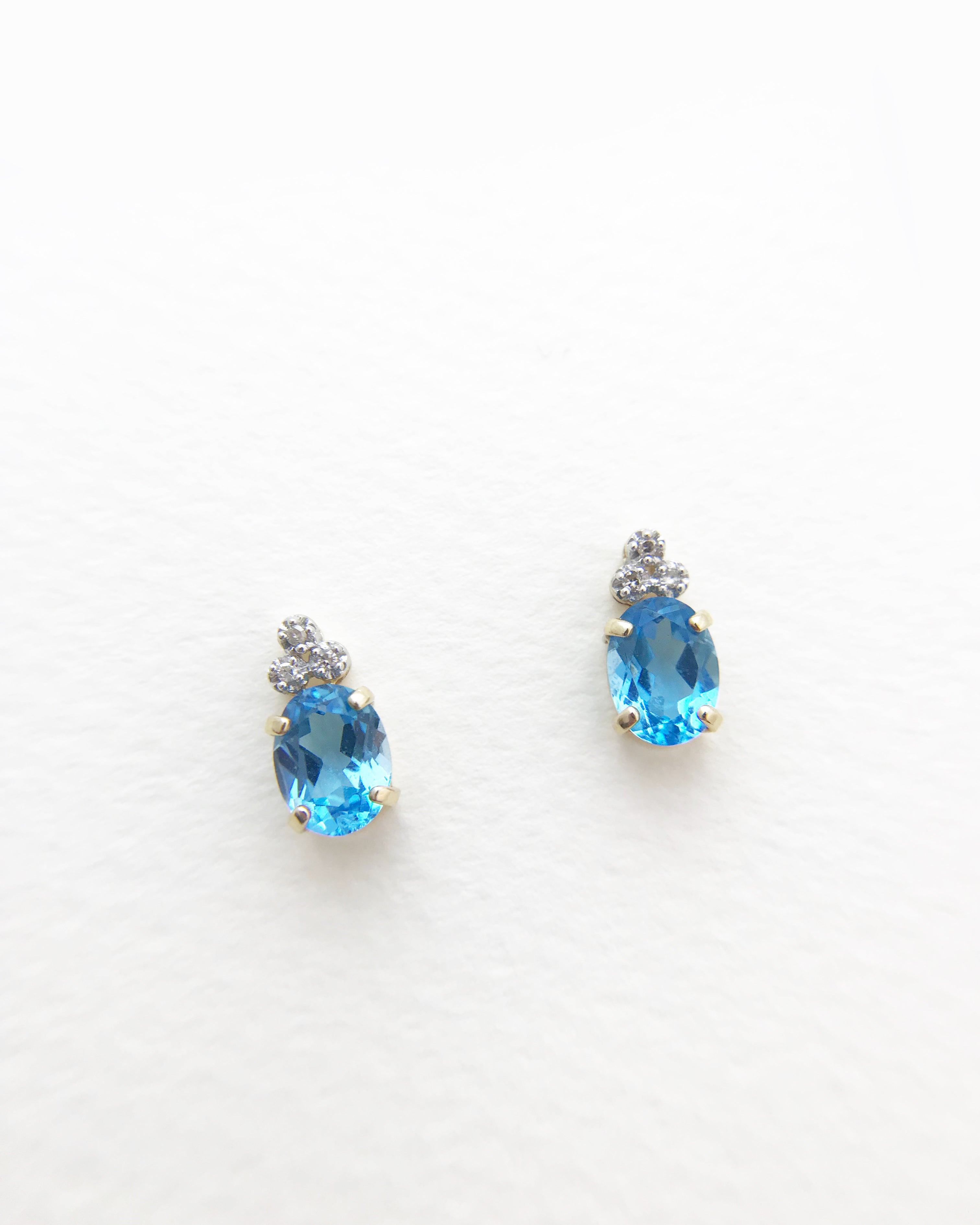 Aros Topacio Azul Oval y diamantes