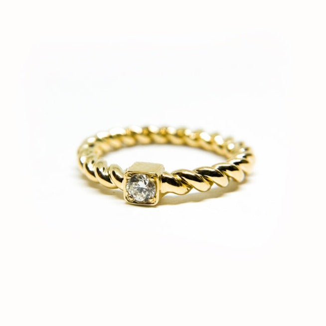 Anillo Solitario Brillante 0,15 Ct Bisel Gold