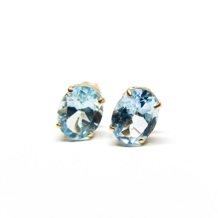 Aros Stud Aguamarina 6x8 mm Oval Gold