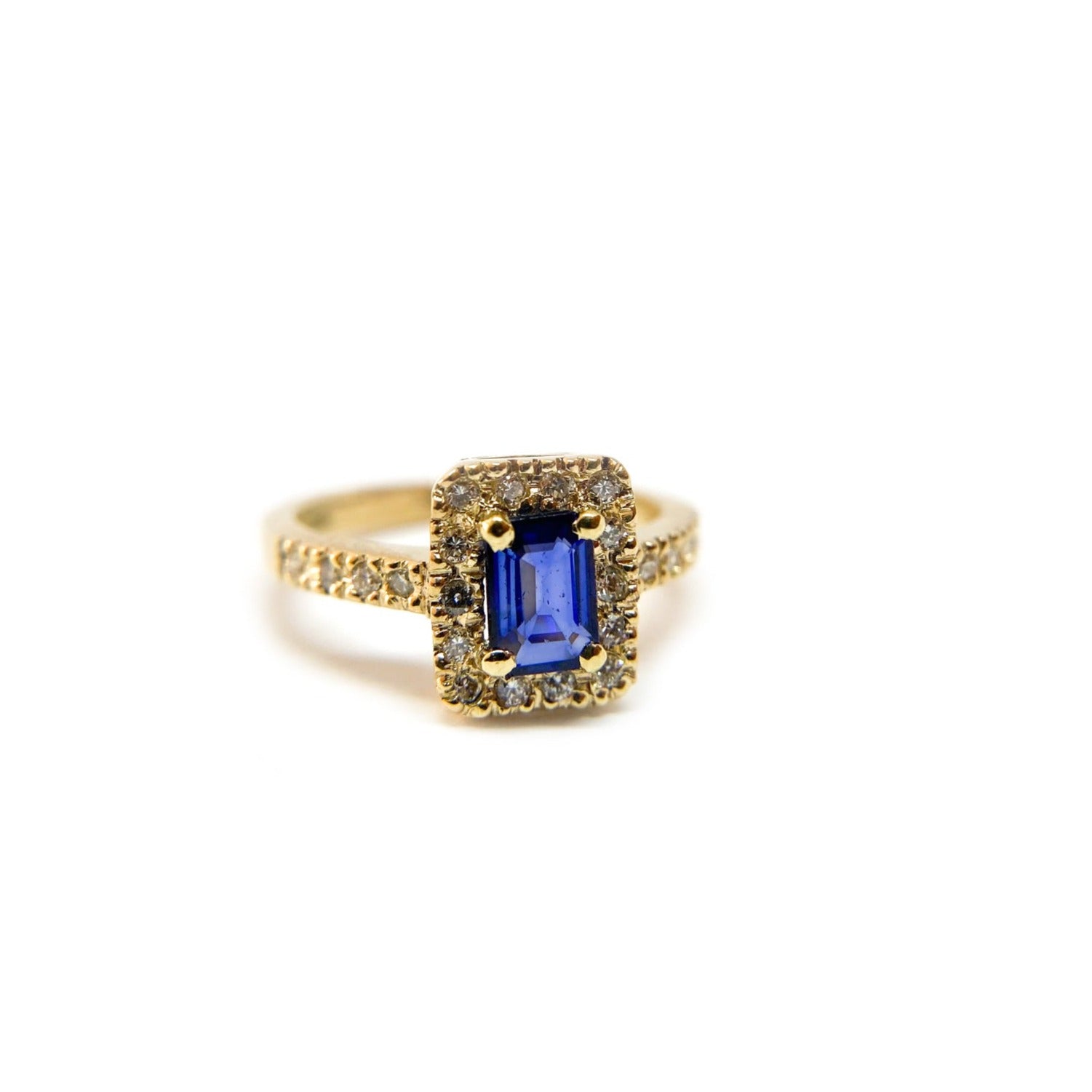 Anillo Halo Zafiro Rectangular Gold